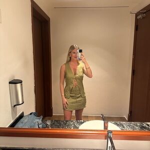 Elegant Green Sleeveless Dress